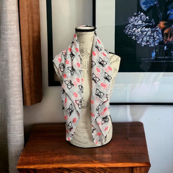 Vintage Silk Scarf Retro Design Lipstick & Mustaches Circa 1960s Unique 36x27" - Picture 3 of 8